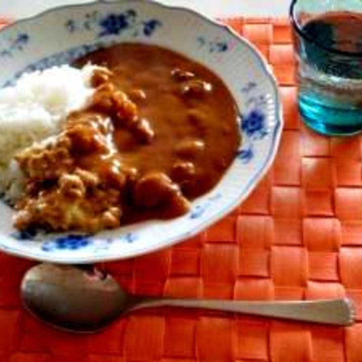 レトルトカレーに納豆投入！　納豆カレー☆